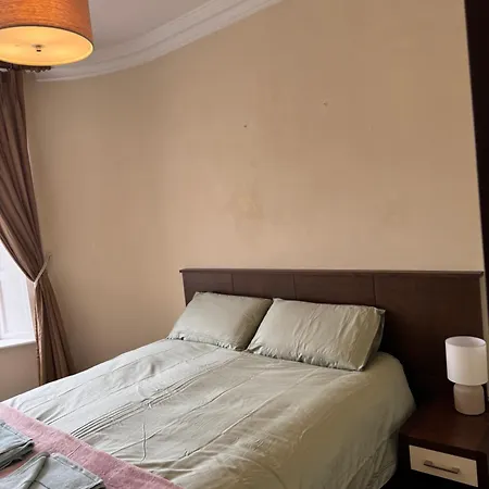 Elegant En-suite Double In The Heart Of Georgian
